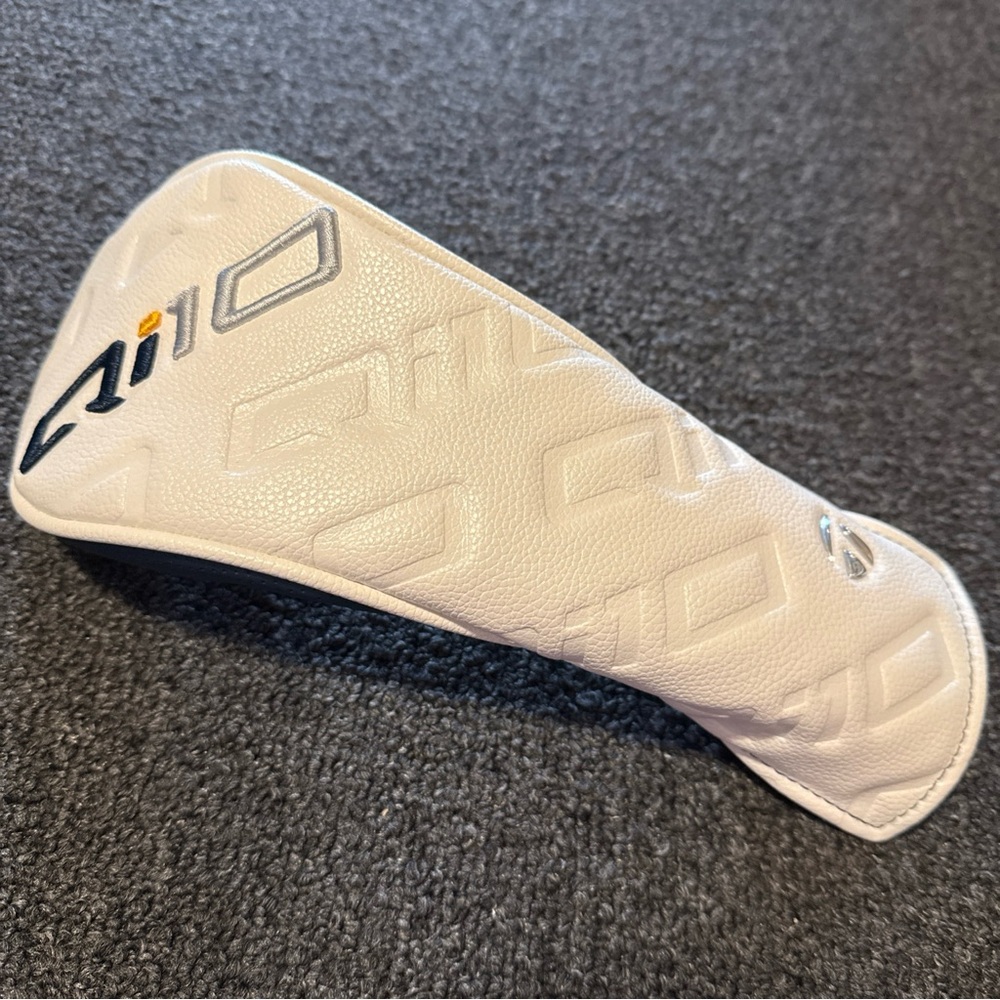TaylorMade Qi10 Wood Headcover  Navy and White  NEW